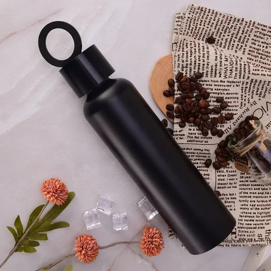 Vacuum Insulated Water Bottle with Phone Holder Lid | Stainless Steel Thermal Flask - مطارة مياه معزولة بتفريغ الهواء مع غطاء حامل للهاتف | قارورة حرارية من الستانلس ستيل Random Colours Available