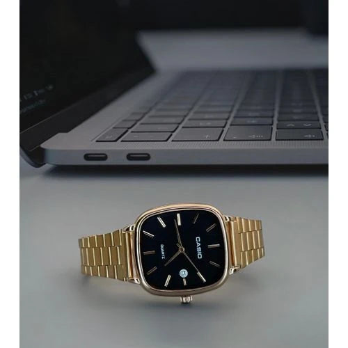Casio Style Square Watch for Men: Slim Steel-Built Quartz Wristwatch  ساعة كاسيو الرجالية ذات الهيكل المربع والتصميم الفولاذي الأنيق