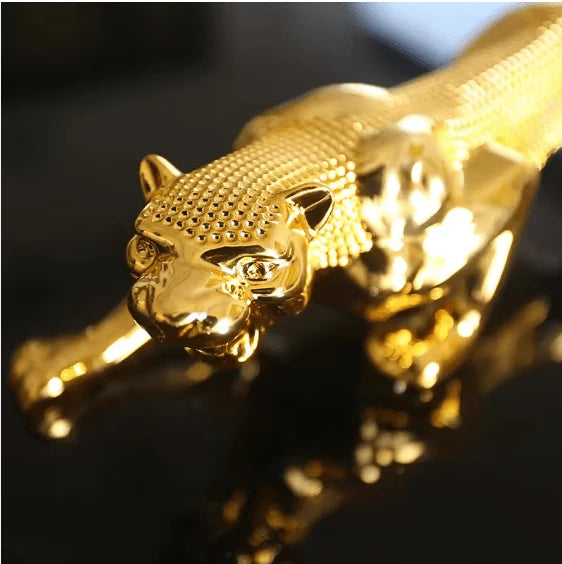 Luxury Cheetah Sculpture | Modern Gold Resin Panther Figurine for Home & Office - تمثال الفهد الفاخر | مجسم فهد ذهبي حديث لتزيين المنزل والمكتب
