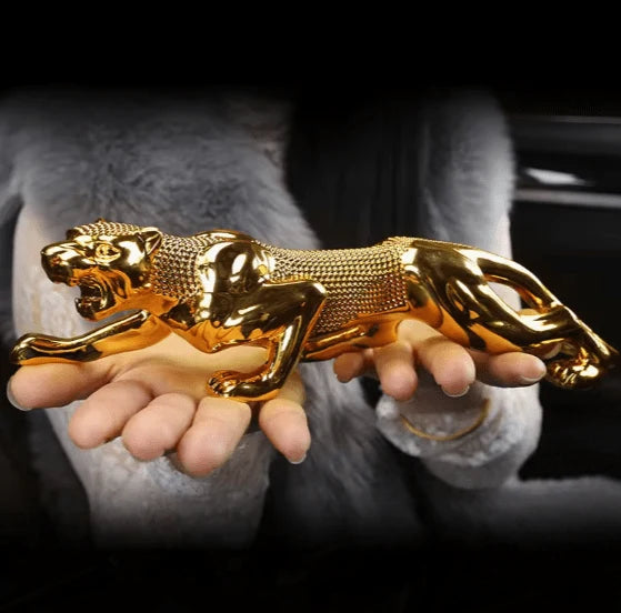 Luxury Cheetah Sculpture | Modern Gold Resin Panther Figurine for Home & Office - تمثال الفهد الفاخر | مجسم فهد ذهبي حديث لتزيين المنزل والمكتب