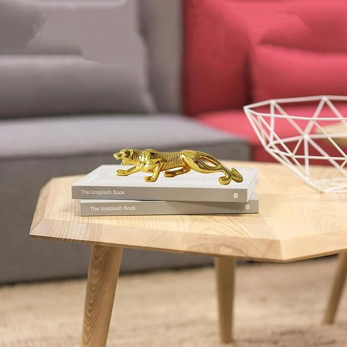 Luxury Cheetah Sculpture | Modern Gold Resin Panther Figurine for Home & Office - تمثال الفهد الفاخر | مجسم فهد ذهبي حديث لتزيين المنزل والمكتب