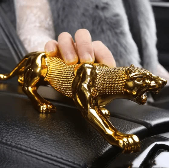 Luxury Cheetah Sculpture | Modern Gold Resin Panther Figurine for Home & Office - تمثال الفهد الفاخر | مجسم فهد ذهبي حديث لتزيين المنزل والمكتب