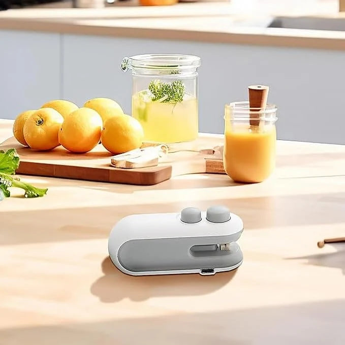 Portable Mini Sealing Machine | USB-Rechargeable Heat Sealer for Food & Snacks - جهاز إغلاق الأكياس المحمول والصغير | آلة لحام حراري قابلة لإعادة الشحن للأطعمة والوجبات الخفيفة